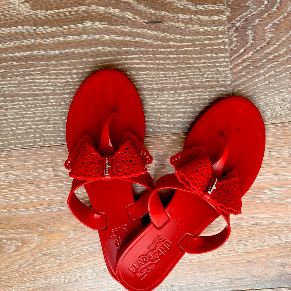 Ferragamo Bow detail rubber flip flops